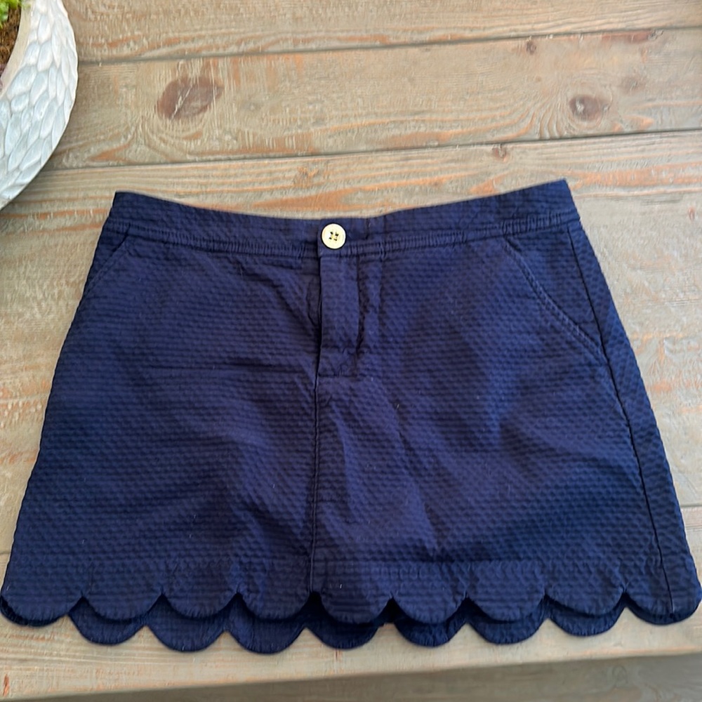 Navy blue scalloped shorts